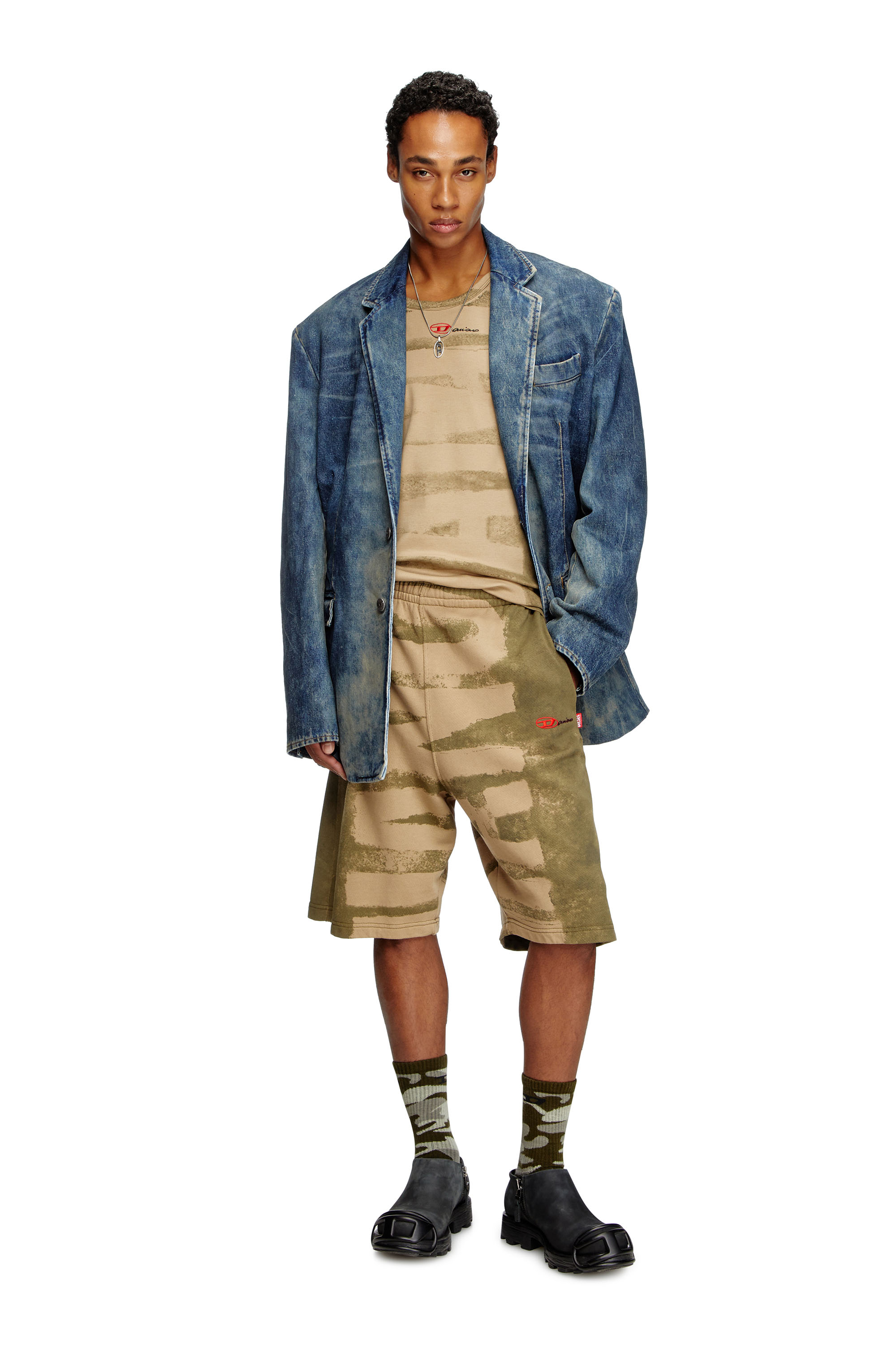 Diesel - P-MARSHY-BLEEDING-DD, Unisex's Sweat shorts with Damiano print in グリーン - 1