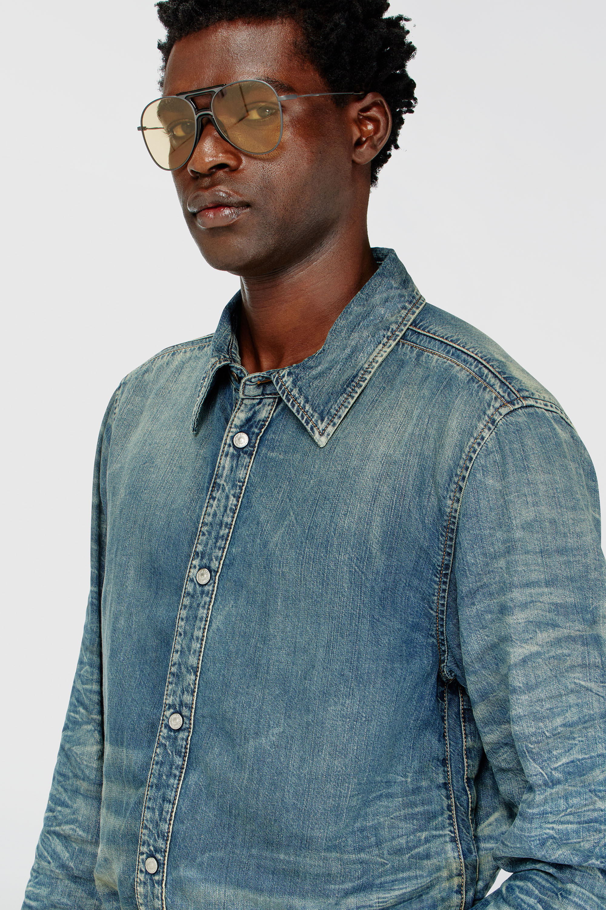 Diesel - D-SYNAR-FSJ4, Male's Shirt in dirty-effect creased denim in null - 4
