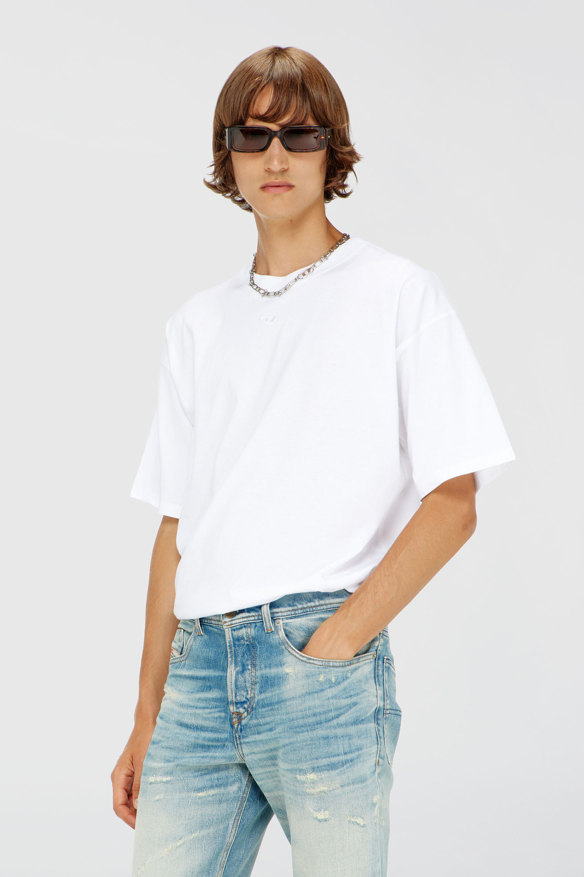 Diesel - T-LUCIEN-IHBI, Male's Tシャツ in ホワイト - 1