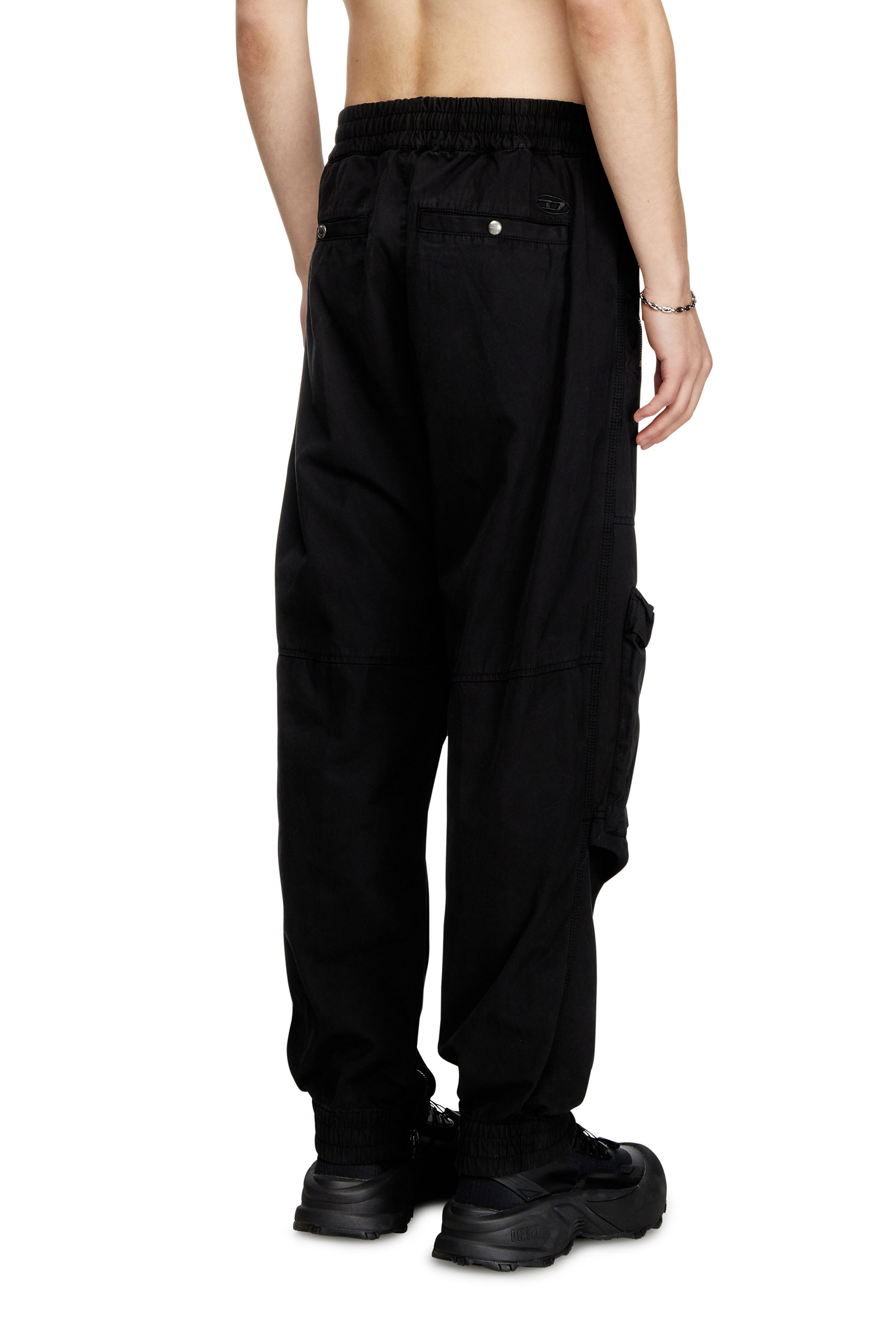 Diesel - P-BEECK, Male's Cargo pants in faded organic cotton in ブラック - 2